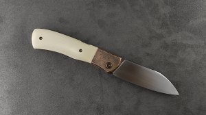 Нож с триад-локом.