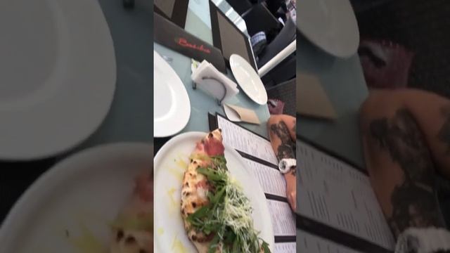 Пицца Кальцоне на Баумана смотреть онлайн