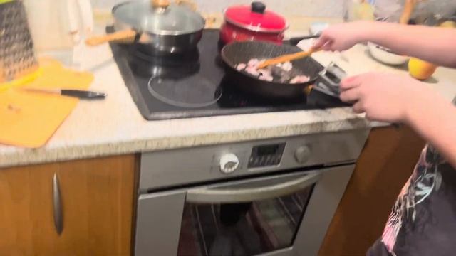 Коротко о том как мы пытались приготовить пасту карбонару) смотреть онлайн