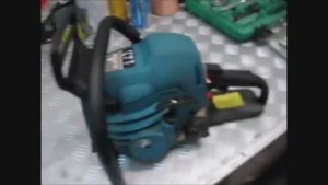 РАНЕЕ ЗАЖИГАНИЕ В БЕНЗОПИЛЕ, сломаны захваты, ремонт и запуск.Pre-ignition in a chainsaw