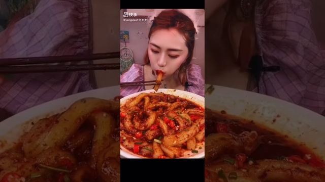 #shorts #spacy #noodles #asmr #mukbang #асмр #лук #остраяеда #корейцые