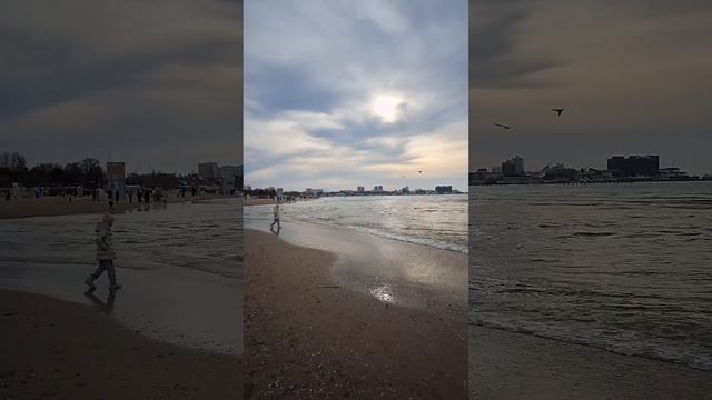 Море.. оно и в феврале - море