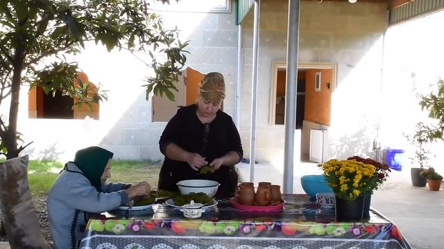 Grandma Cooked Traditional DOLMA - Village Life смотреть онлайн