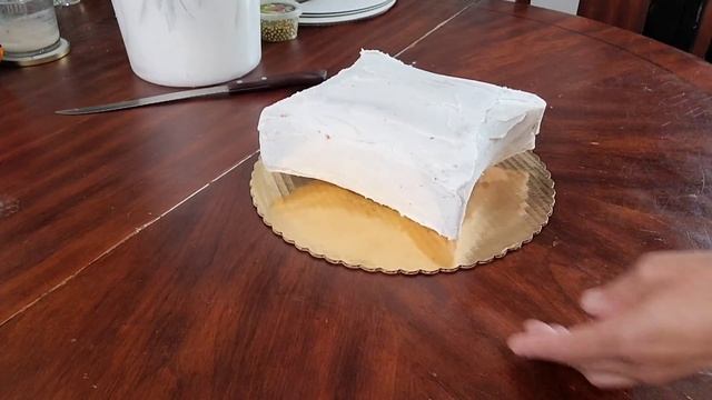 pastel en forma de cojin con corona смотреть онлайн