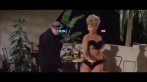 Бастер Китон танцует