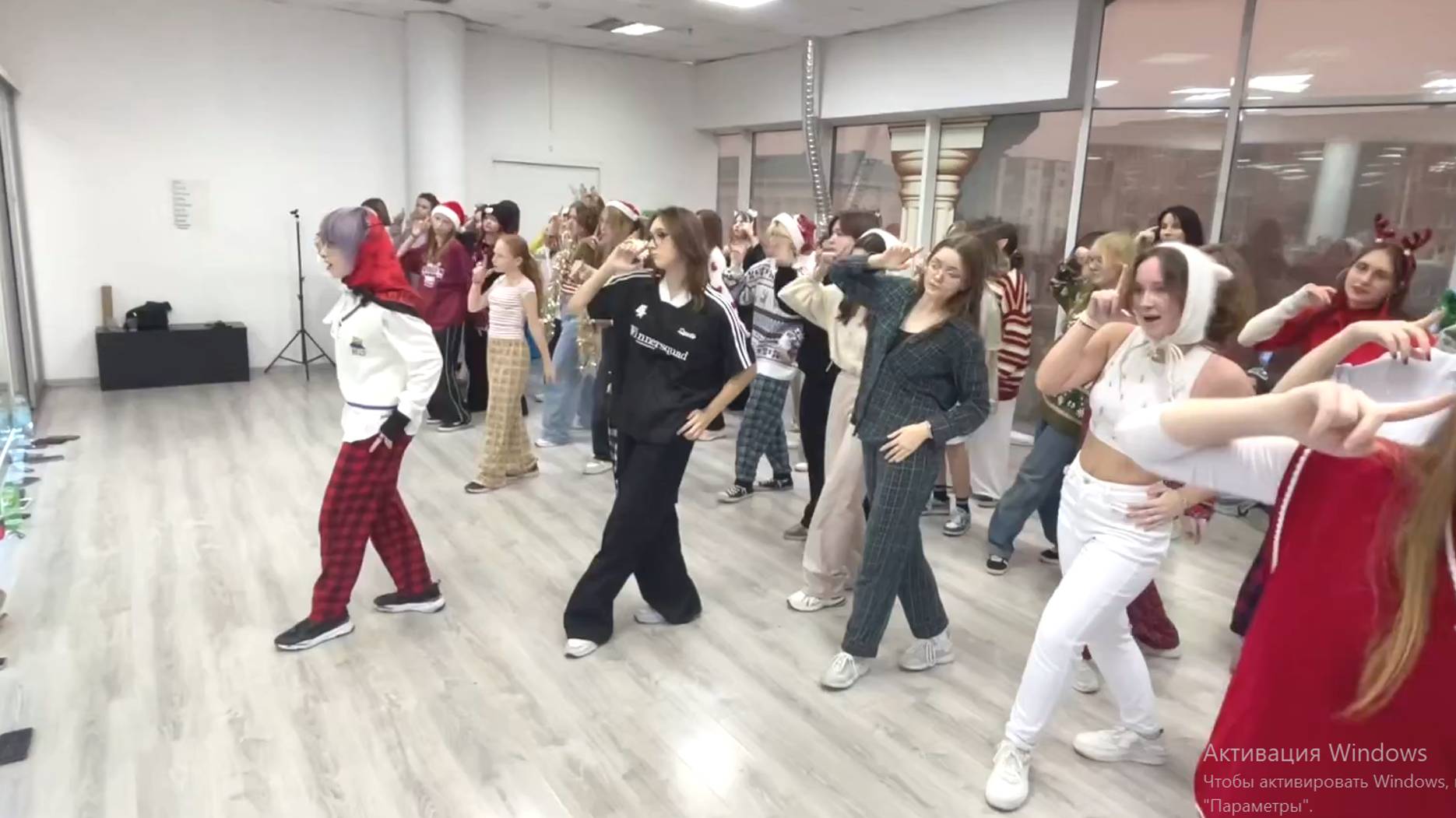 К-ПОП в Курске. Школа танцев Dance Life. Уроки танцев в ТЦ Пушкинский, обучение с нуля.