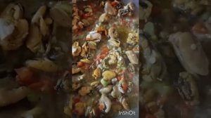 Паста с мидиями в томатно-чесночном соусе