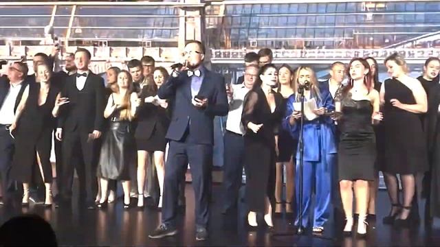 Петь хорошо в Китае. Спел на 1000 человек из 60 стран мира смотреть онлайн