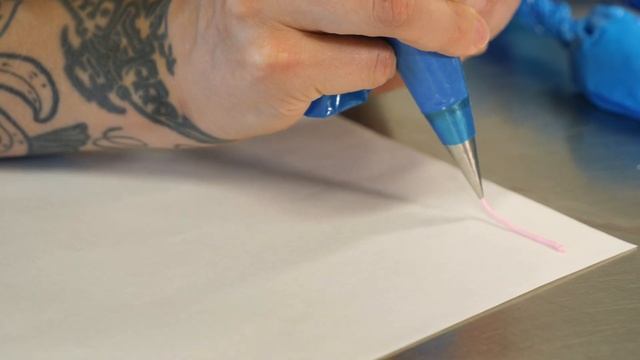 Perfect Piping Masterclass plus Royal Icing Recipe! | Cupcake Jemma смотреть онлайн