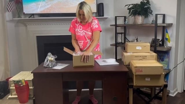 Распаковка потерянных посылок/Невероятная находка/Что внутри? смотреть онлайн