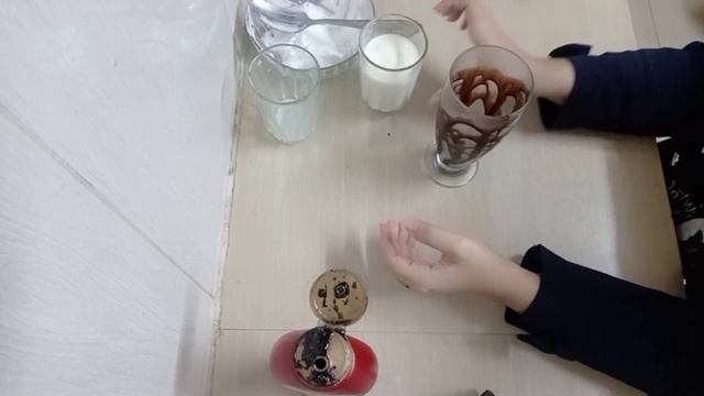 HOW TO MAKE KITKAT AND OREO MILKSHAKE AT HOME. COLLABORATION VIDEO.