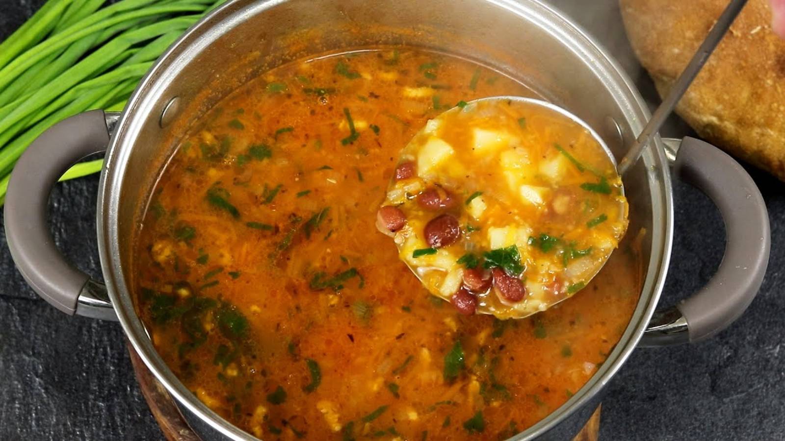 Беру БАНКУ ФАСОЛИ и готовлю ГЕНИАЛЬНЫЙ суп! Вкусный рецепт из простых продуктов! смотреть онлайн