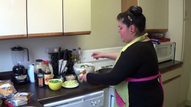 Teriyaki Tofu Stir Fry- Pt1 смотреть онлайн