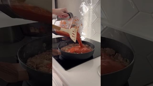 Лазанья Энджи Болен из сериала Отчаянные домохозяйки (рецепт в комментариях) 👇 смотреть онлайн