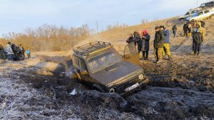 Первый выезд года. Часть 1: Порвали НИВУ в ручье