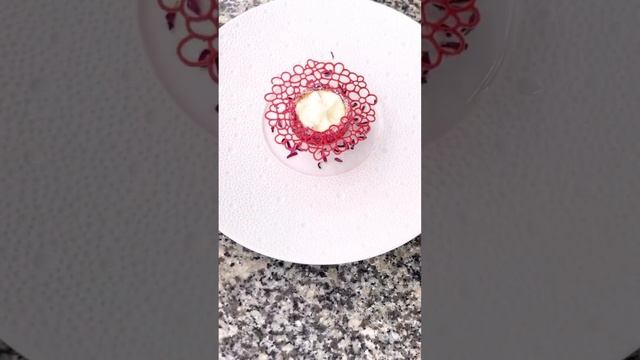 Candied Rose & Raspberry Puff Tartlet смотреть онлайн