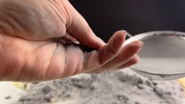ASMR Baking Soda Crush Crumble & Sift