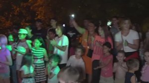 Дискотека возле кинотеатра "МИР"  24 8 2019 г  Зеленокумск
