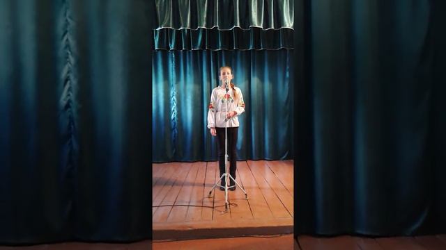 "А я живий" виконує Людмила Мовчанюк, гитара Бак Юрій смотреть онлайн