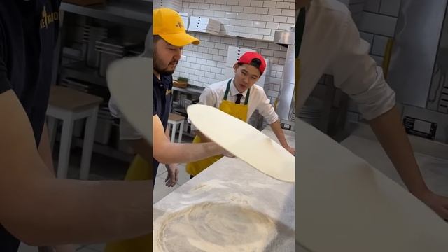 ПИЦЦА В ФОРМЕ ЛУНЫ🍕🌙 смотреть онлайн