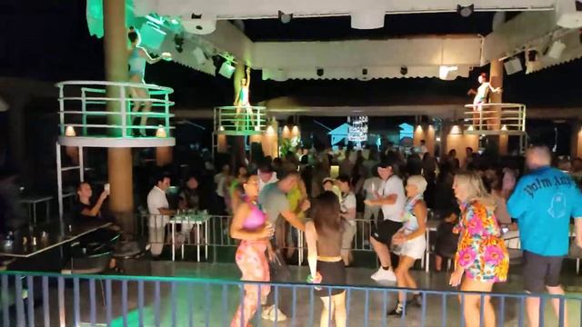 #titanicbeachlara #2000#2000s #ketchup #asereje #partynight #bailando #fun #djmeric #dj #reels