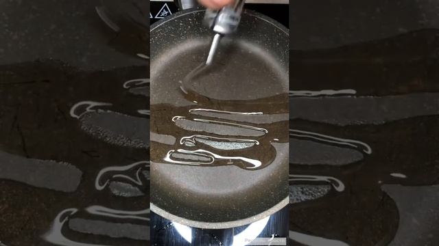 Чёрная яичница с сыром сиртаки | завтраки | яичница | Рецепты просто #рецептыпросто #еда #готовить