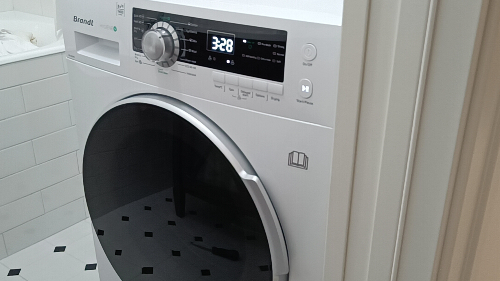 Стирально-сушильная машина BRANDT WD184QWE смотреть онлайн