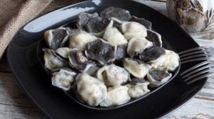 Шахматные пельмени со свининой