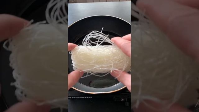 Эксперименты с фунчозой :3 #shorts смотреть онлайн