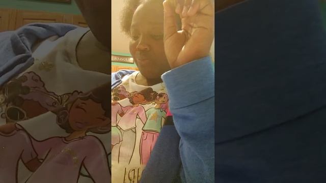 spicy pickle with sweet chili hummus sauce 😋 смотреть онлайн