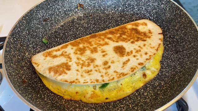 Лепёшки с начинкой на завтрак!