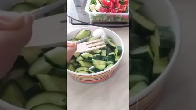 Вкусный салат из огурцов смотреть онлайн