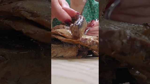 Салат из шпротов ⤵️ #салатсошпротами #салатрыбный #вкусныйсалат #быстрыйсалат #рецепт #юля