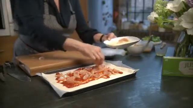 Chicken, Spinach and Mushroom Puff Tarts from Jus-Rol™ смотреть онлайн