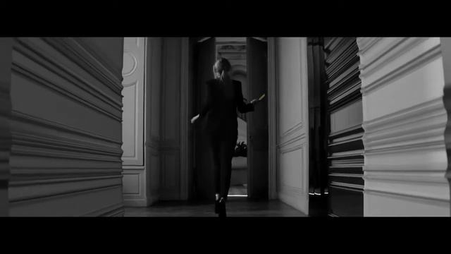 YSL Souffle D’Eclat смотреть онлайн