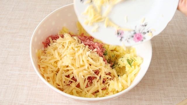 Если дома есть терка и колбаса. Научила всех подруг готовит такой завтрак. Вкусно и просто! смотреть онлайн