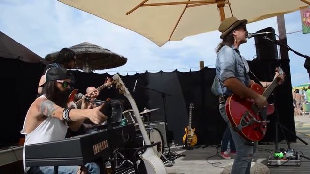 DSC 0015 LuSilver Caesar Beach Live2016 01 смотреть онлайн