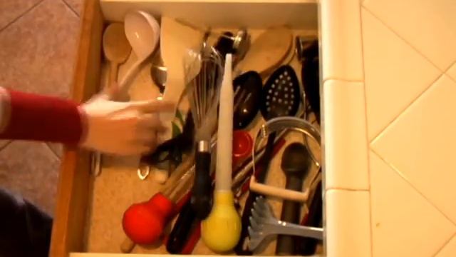 Heinz Ketchup Commercial Contest: Disappearing Act смотреть онлайн