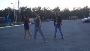 прикольно танцют под рэп