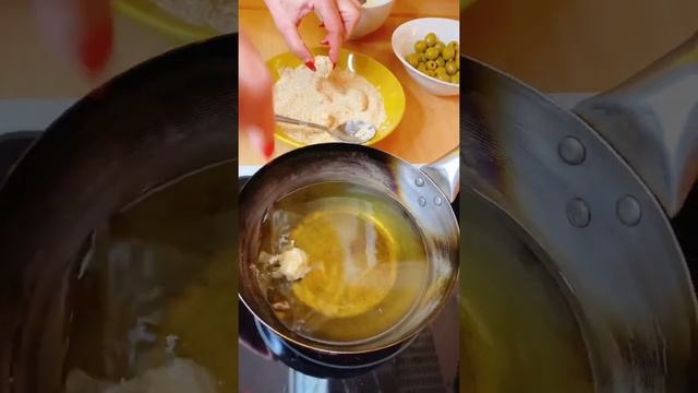 SNACK FRIED STUFFED OLIVES WITH SESAME #shorts смотреть онлайн