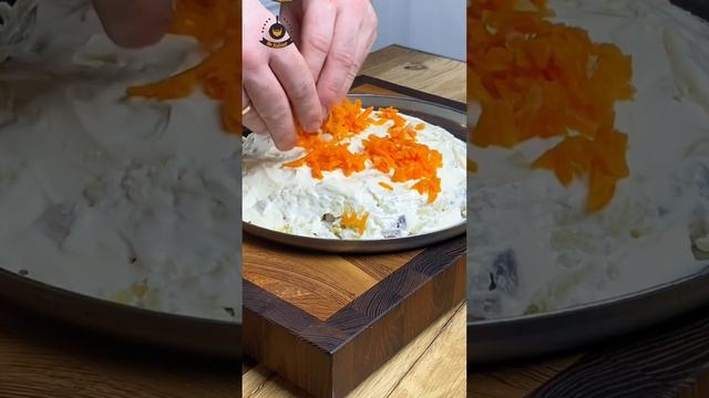 А вы знаете рецепт классической сельди под шубой ?#селедкаподшубой #быстрыйужин #вкуснаяеда #закуск