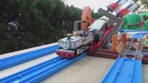 Железная дорога для детей! Паровозик Томас и большая железная дорога Blue's