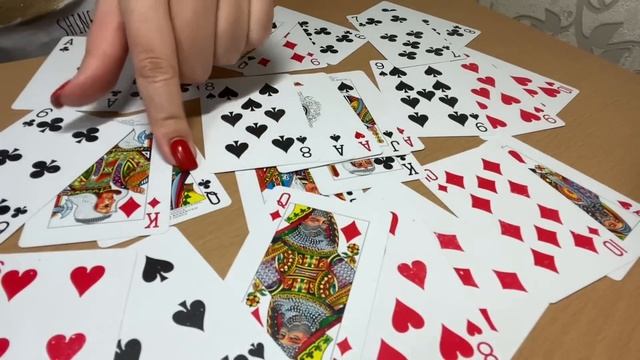 Мысли крестового короля о червовой даме сегодня! Гадание на игральных картах.