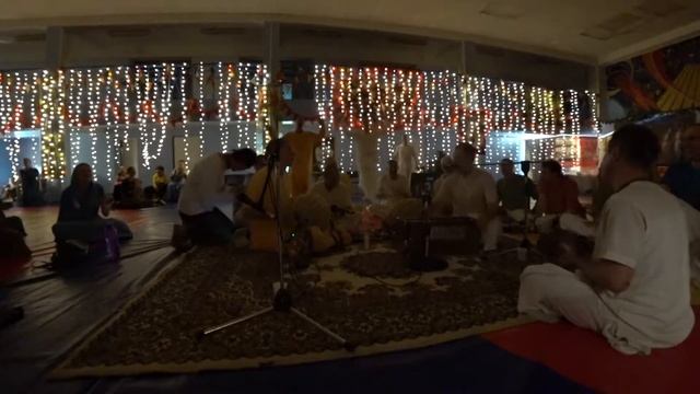 Акинчана Кришна - киртан 8.05.2017 смотреть онлайн