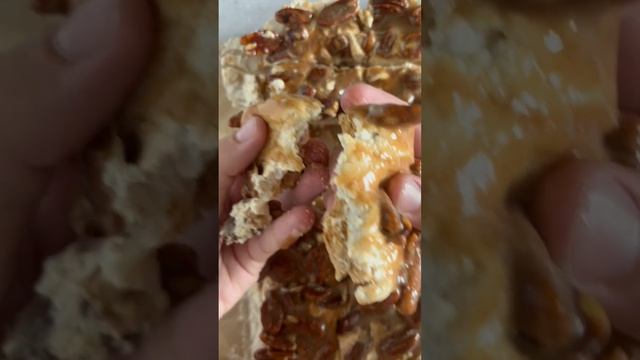VIRAL PECAN PIE NO BAKE CHEESECAKE BARS #shorts #thanksgiving #foodblogger #pecanpiecheesecakebars смотреть онлайн