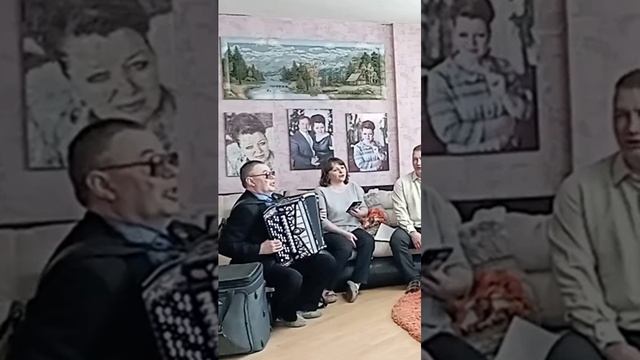 Вернисаж.