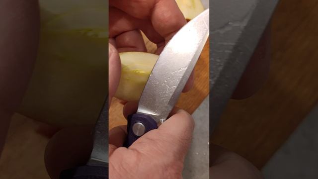 CKF ECHO SNIF. Обзор и тест ножа 🔪 на самом твёрдом яблоке 🍏, что я держал в руках! Справится? 🤔