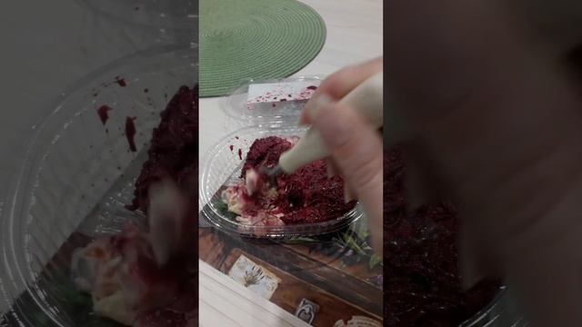 СЕЛЁДОЧКА ПОД ШУБОЙ. смотреть онлайн