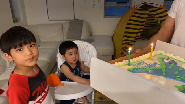 Jiguur's birthday (Бэлэгээ хараад ийм царай гаргах байсан юмуу?)😂 смотреть онлайн