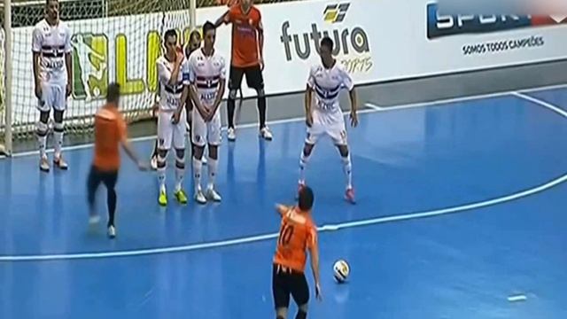 Лучшие Финты в мини футболе!!! смотреть онлайн